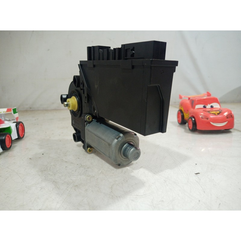 Recambio de motor elevalunas trasero derecho para volkswagen touareg (7la) tdi r5 referencia OEM IAM 7L0959704 7L0959704 7L09597