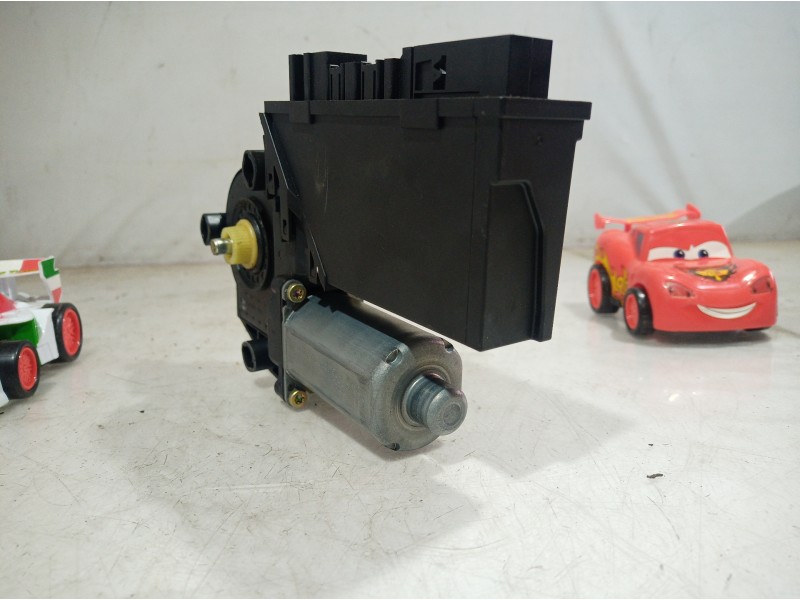 Recambio de motor elevalunas trasero derecho para volkswagen touareg (7la) tdi r5 referencia OEM IAM 7L0959704 7L0959704 7L09597