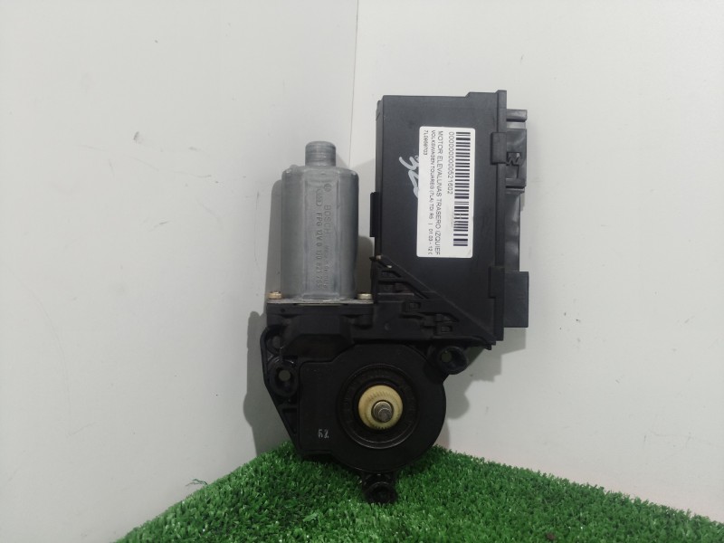 Recambio de motor elevalunas trasero izquierdo para volkswagen touareg (7la) tdi r5 referencia OEM IAM 7L0959703  