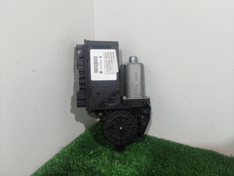 Recambio de motor elevalunas trasero izquierdo para volkswagen touareg (7la) tdi r5 referencia OEM IAM 7L0959703  