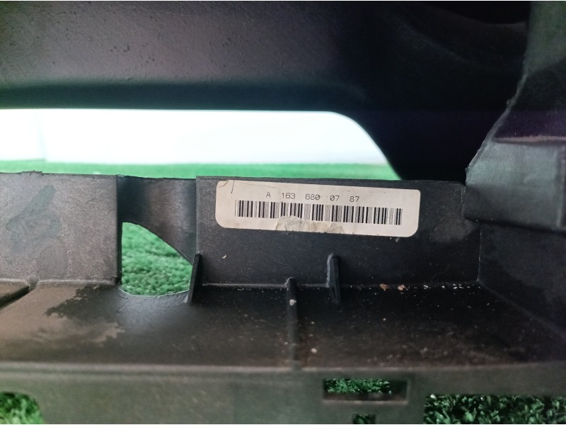 Recambio de salpicadero para mercedes-benz clase m (w163) 270 cdi (163.113) referencia OEM IAM A1636800787 A1636800787 A16368007