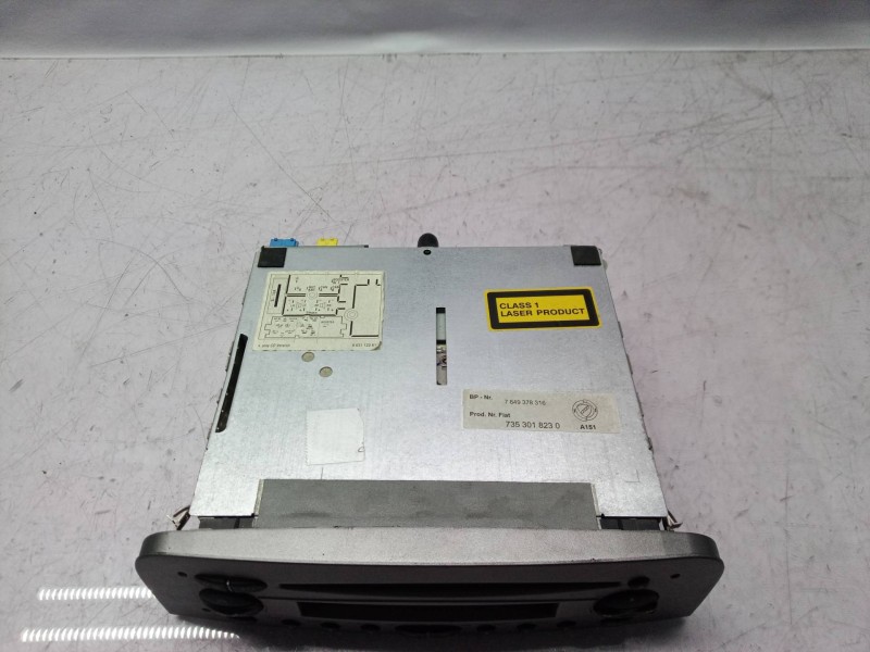 Recambio de sistema audio / radio cd para alfa romeo 147 (190) referencia OEM IAM 7353018230 7353018230 7353018230