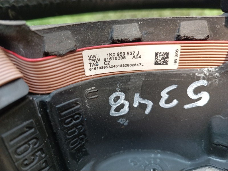 Recambio de volante para volkswagen tiguan (5n1) 2.0 tdi referencia OEM IAM PV61618394D00 61618396 1K0959538F