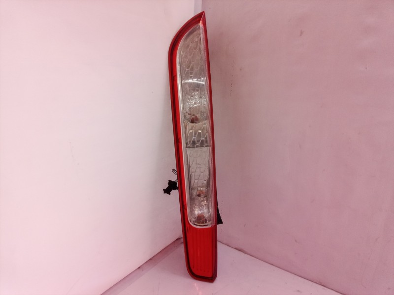 Recambio de piloto trasero derecho para ford focus berlina (cap) ambiente (d) referencia OEM IAM 4M5113A602AB  