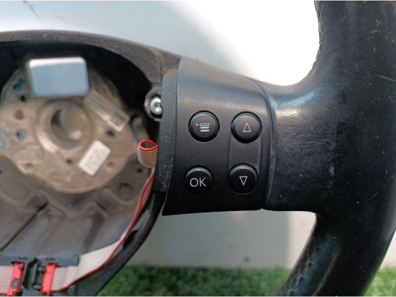 Recambio de volante para volkswagen tiguan (5n1) 2.0 tdi referencia OEM IAM PV61618394D00 61618396 1K0959538F