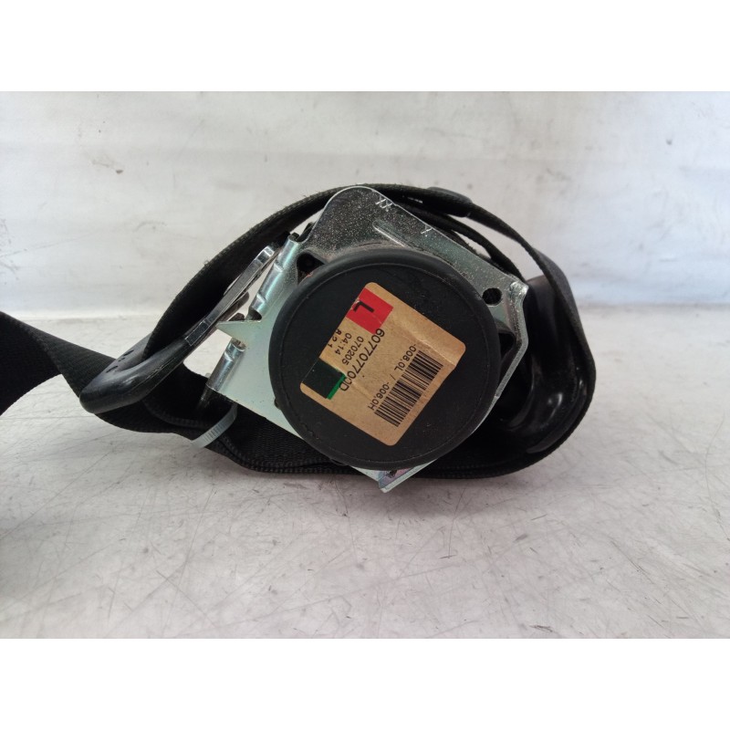 Recambio de cinturon seguridad delantero izquierdo para opel corsa d catch me referencia OEM IAM 607707700D 607707700D 607707700