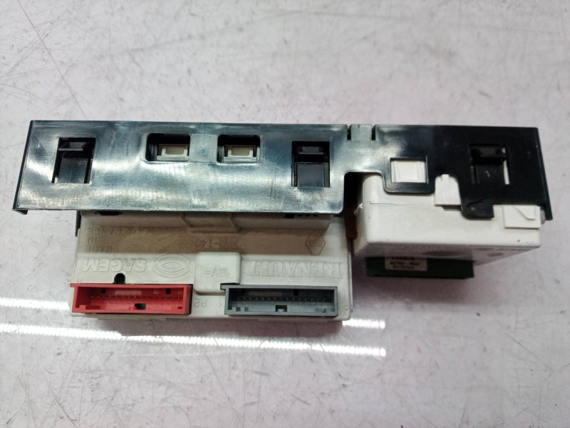 Recambio de pantalla multifuncion para renault laguna ii (bg0) authentique referencia OEM IAM P8200002604 P8200002604 P820000260