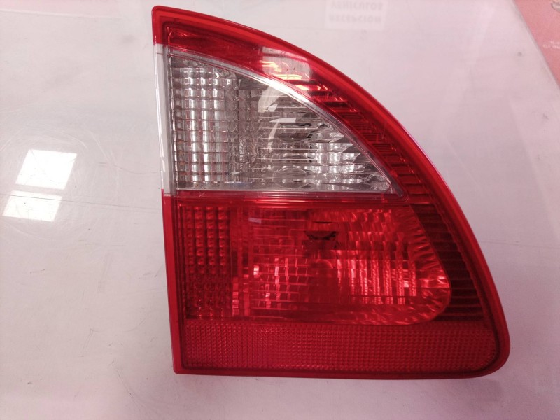 Recambio de piloto trasero izquierdo interior para ford galaxy (vy) ghia referencia OEM IAM 7M5945093B 7M5945111A 7M5945111A