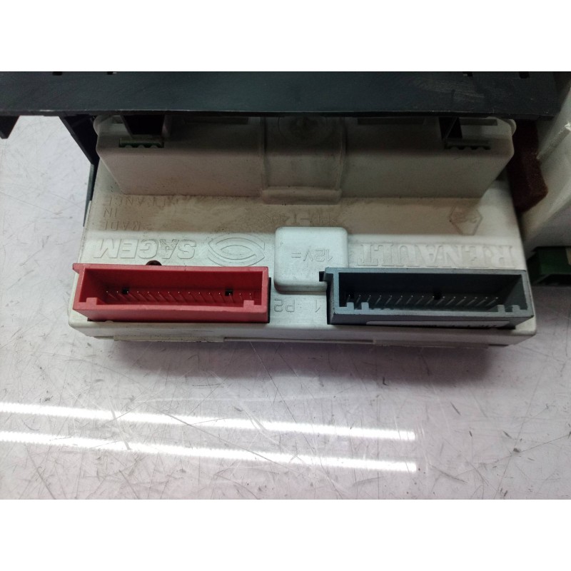 Recambio de pantalla multifuncion para renault laguna ii (bg0) authentique referencia OEM IAM P8200002604 P8200002604 P820000260