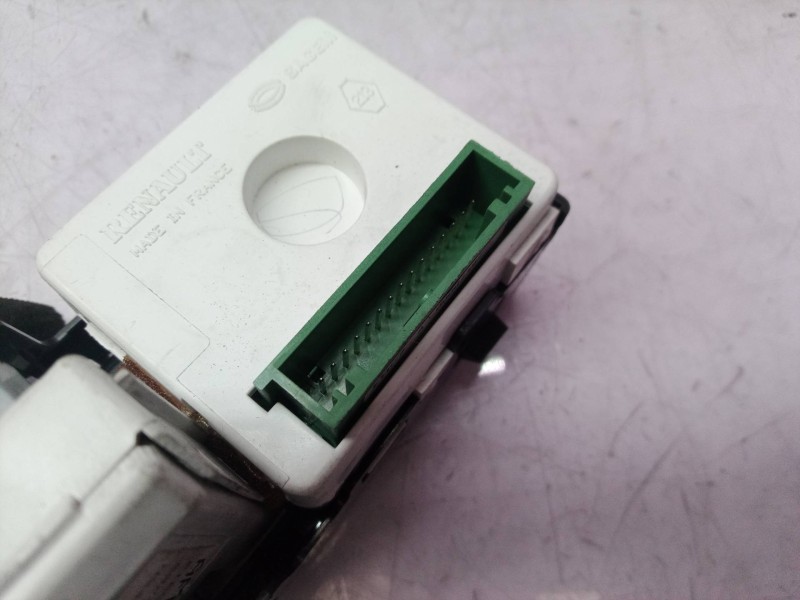 Recambio de pantalla multifuncion para renault laguna ii (bg0) authentique referencia OEM IAM P8200002604 P8200002604 P820000260