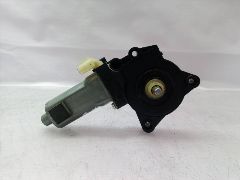 Recambio de motor elevalunas trasero derecho para kia carens (un) referencia OEM IAM    Recambio de motor elevalunas trasero derecho para kia carens (un) referencia OEM IAM