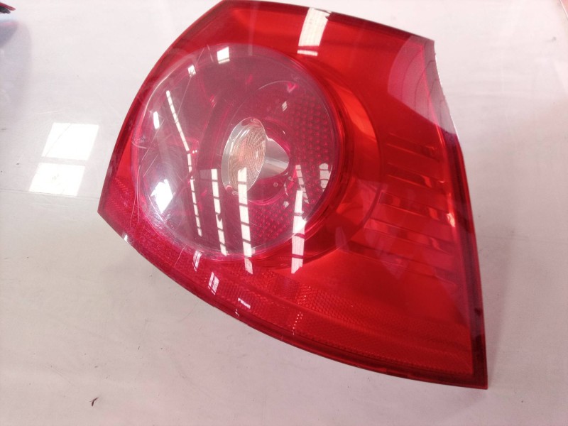 Recambio de piloto trasero derecho para volkswagen golf v berlina (1k1) trendline referencia OEM IAM 1K6945096G 89032903 1K69450