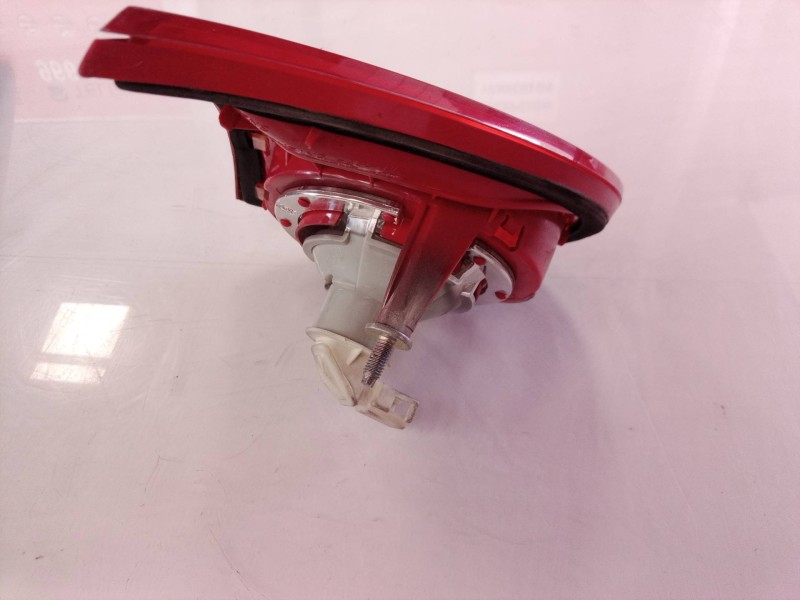 Recambio de piloto trasero derecho interior para volkswagen golf v berlina (1k1) trendline referencia OEM IAM 1K6945094G 8903290