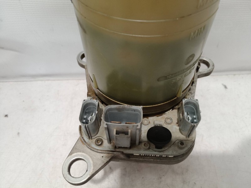 Recambio de bomba direccion para ford focus berlina (cap) ghia referencia OEM IAM 4M513K514BD 4M513K514BD 4M513K514BD