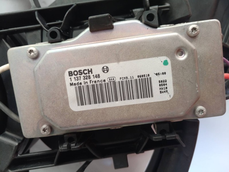 Recambio de electroventilador para ford focus berlina (cap) ghia referencia OEM IAM 3M5H8C607RG 3M5H8C607 1137328148