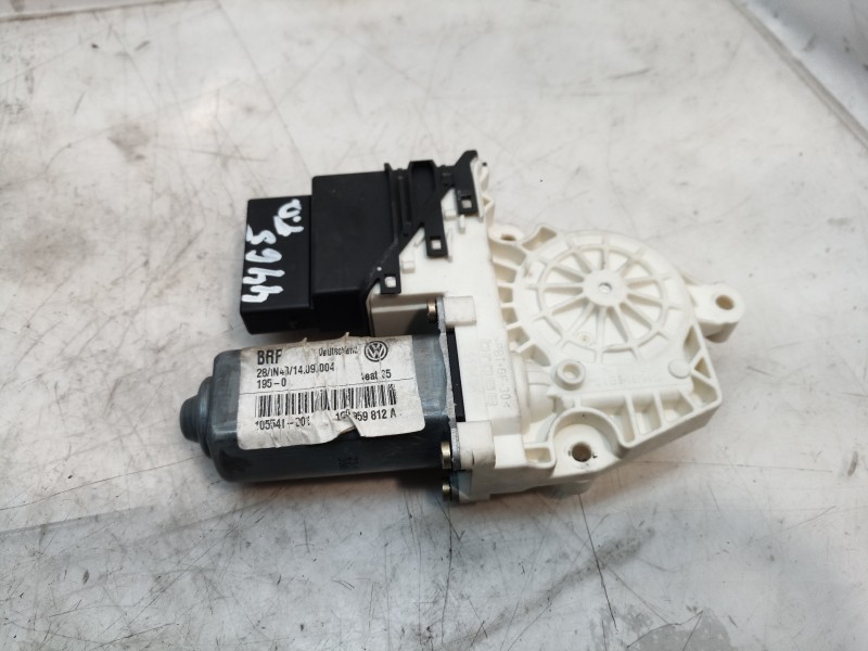 Recambio de motor elevalunas trasero derecho para seat leon (1m1) sport referencia OEM IAM 1C0959812A 1C0959812A 1C0959812A