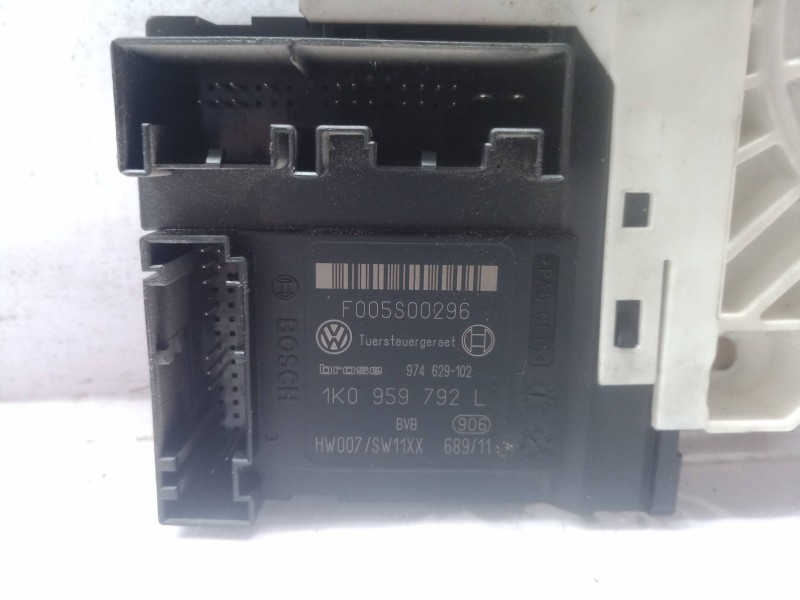 Recambio de motor elevalunas delantero derecho para volkswagen passat variant (3c5) trendline referencia OEM IAM 3C1837462H 3C18