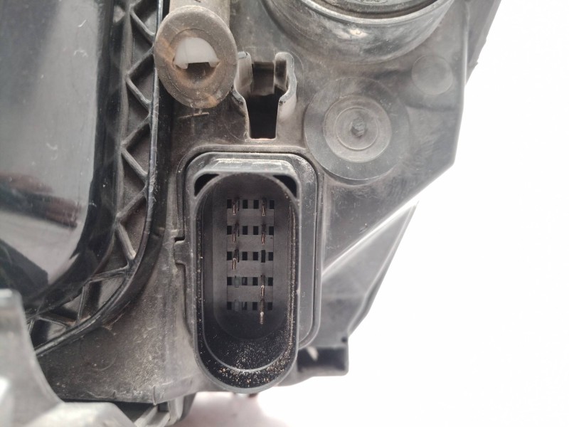 Recambio de faro derecho para ford focus berlina (cap) ghia referencia OEM IAM   