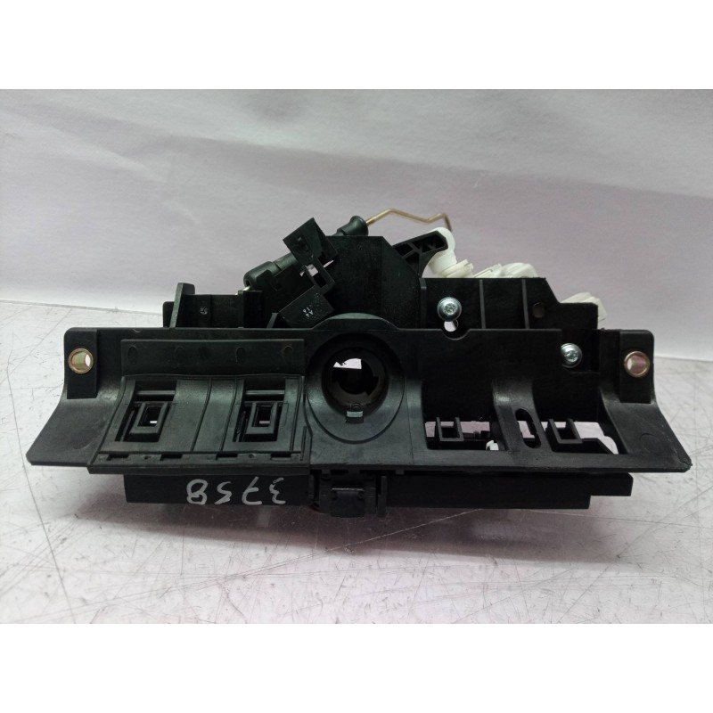 Recambio de maneta exterior porton para audi a6 avant (4b5) 2.5 tdi quattro referencia OEM IAM 8D9827565 8D9827565 8D9827565