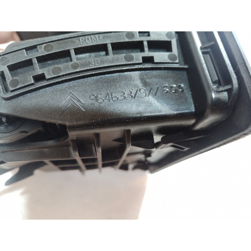 Recambio de rejilla aireadora para citroën c4 coupe 2.0 hdi fap cat (rhr / dw10bted4) referencia OEM IAM 9646337977 9646337977 9