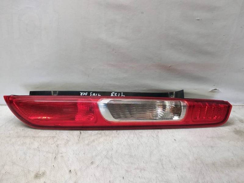 Recambio de piloto trasero derecho para ford focus berlina (cap) ghia referencia OEM IAM   