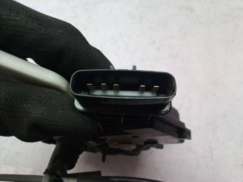 Recambio de cerradura puerta trasera izquierda para kia carens (un) referencia OEM IAM    Recambio de cerradura puerta trasera izquierda para kia carens (un) referencia OEM IAM