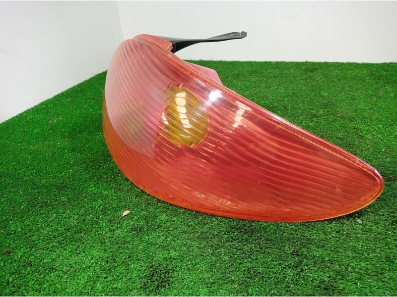 Recambio de piloto trasero derecho para peugeot 206 berlina 1.4 hdi referencia OEM IAM   