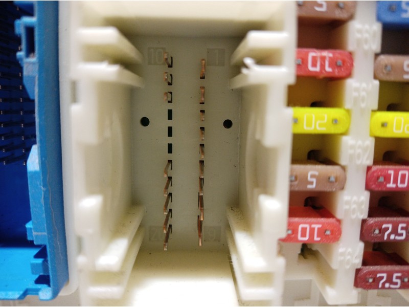 Recambio de caja reles / fusibles para ford c-max edition referencia OEM IAM DV6T14A073EM DV6T14A073EM DV6T14A073