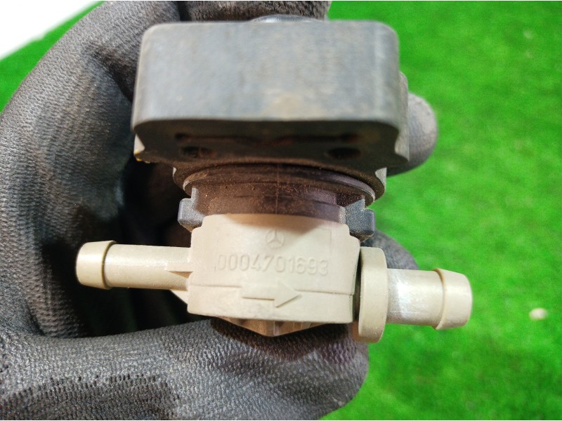 Recambio de valvula aire adicional para mercedes-benz clase clk (w208) cabrio referencia OEM IAM 0004701693 0004701693 000470169