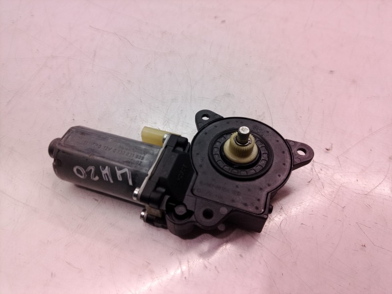 Recambio de motor elevalunas delantero derecho para ford fiesta (cbk) ambiente referencia OEM IAM 0130821939 0130821939 01308219