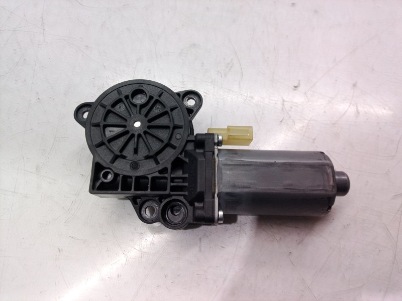 Recambio de motor elevalunas delantero derecho para ford fiesta (cbk) ambiente referencia OEM IAM 0130821939 0130821939 01308219