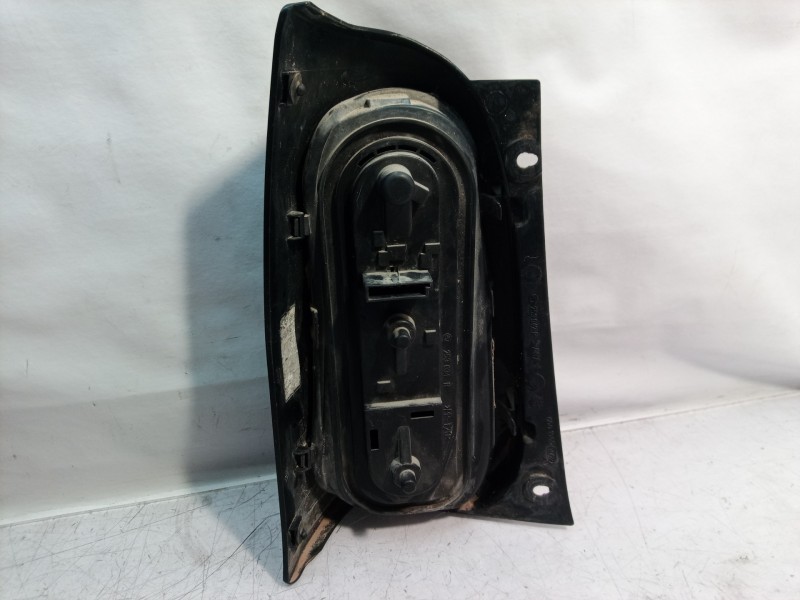 Recambio de piloto trasero derecho para smart coupe smart fun referencia OEM IAM   