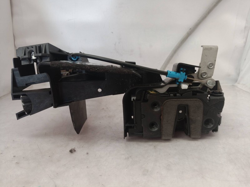 Recambio de cerradura puerta delantera derecha para ford mondeo ber. (ca2) referencia OEM IAM 8M2AR1812AA 8M2AR1812 8M2AR1812