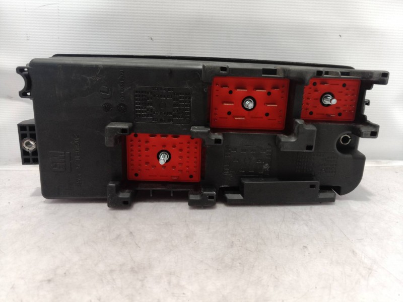 Recambio de caja reles / fusibles para opel vectra c caravan 2.2 16v dti cat (y 22 dtr / l50) referencia OEM IAM 519066005 51906