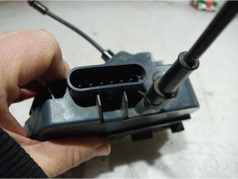 Recambio de cerradura puerta trasera izquierda para renault laguna ii grandtour (kg0) referencia OEM IAM 009152 009152 009152