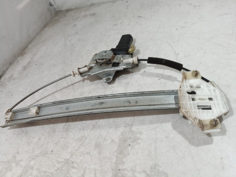 Recambio de motor elevalunas trasero izquierdo para hyundai accent (lc) gls referencia OEM IAM 9881025100 9881025100 9881025100