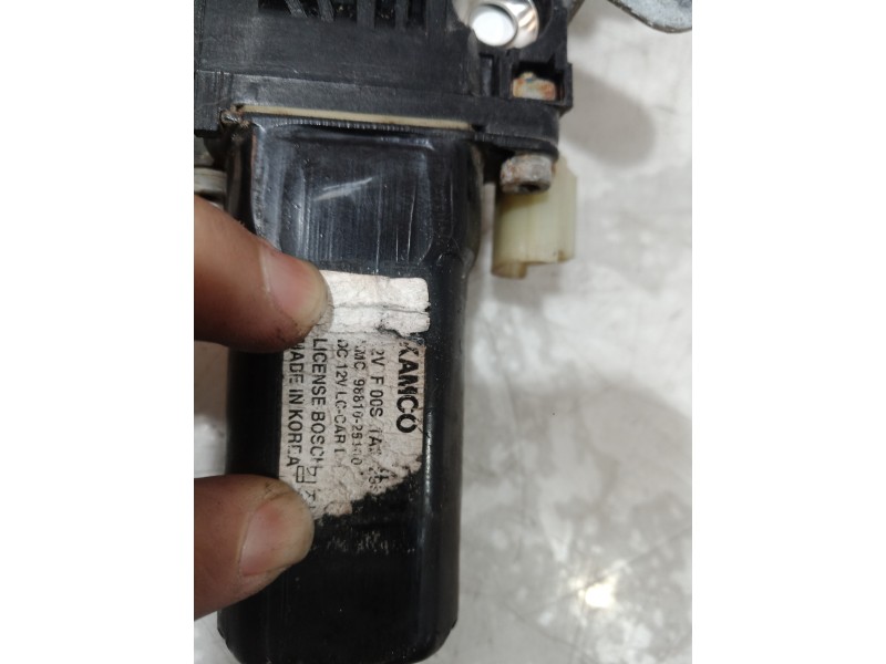 Recambio de motor elevalunas trasero izquierdo para hyundai accent (lc) gls referencia OEM IAM 9881025100 9881025100 9881025100