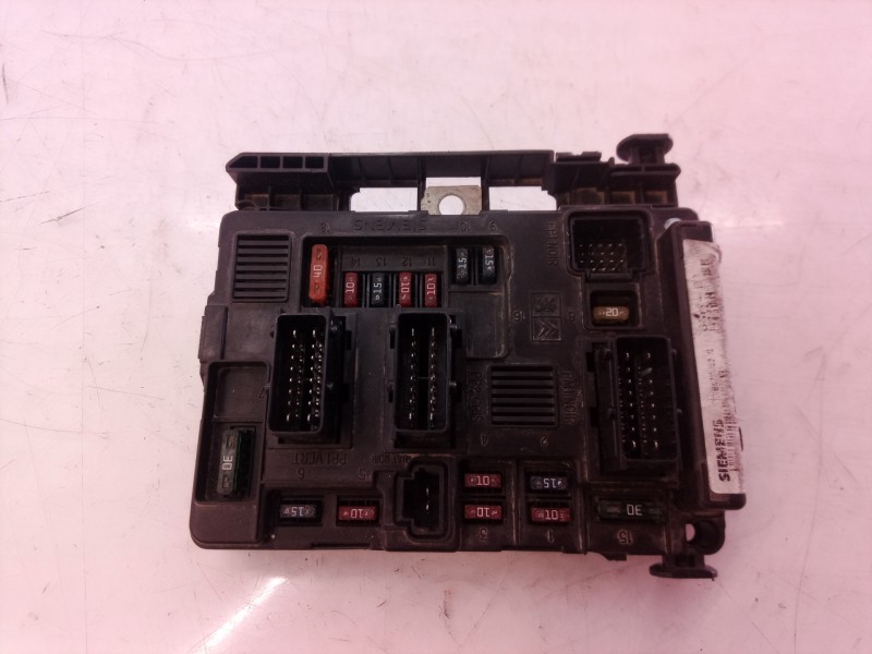 Recambio de caja reles / fusibles para citroën c5 berlina 2.0 hdi x referencia OEM IAM   