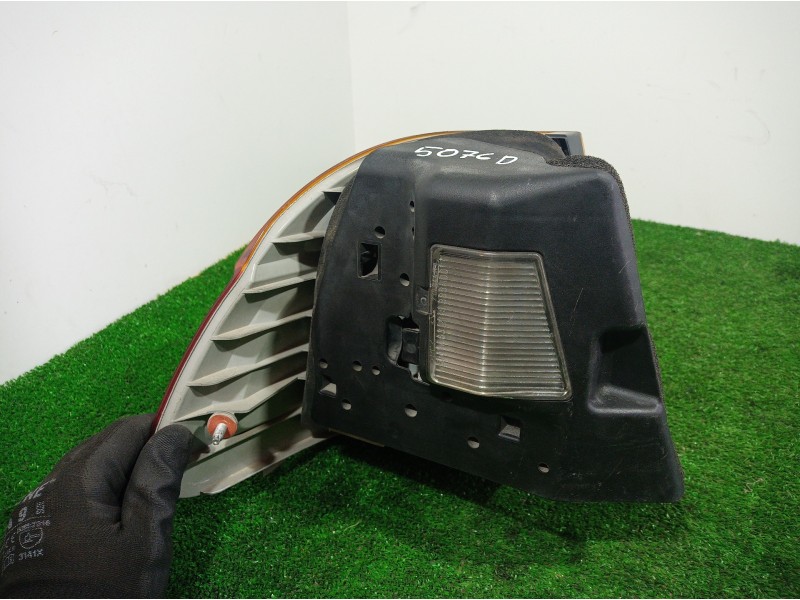 Recambio de piloto trasero derecho para bmw serie 3 berlina (e46) 320d referencia OEM IAM 8364922 8364922 230012