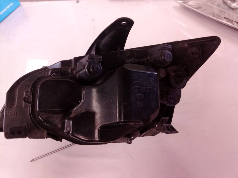 Recambio de faro derecho para ford focus berlina (cap) ghia referencia OEM IAM 4M5113K060AA 4M5113K060AA 4M5113W029AC