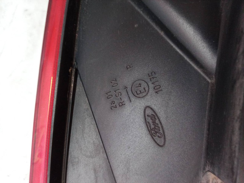 Recambio de piloto lateral derecho para ford focus berlina (cap) ghia referencia OEM IAM E410175 E410175 E410175