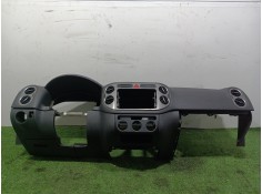 Recambio de salpicadero para volkswagen tiguan (5n1) 2.0 tdi referencia OEM IAM 5M1858296 5M1858719 5N1858669
