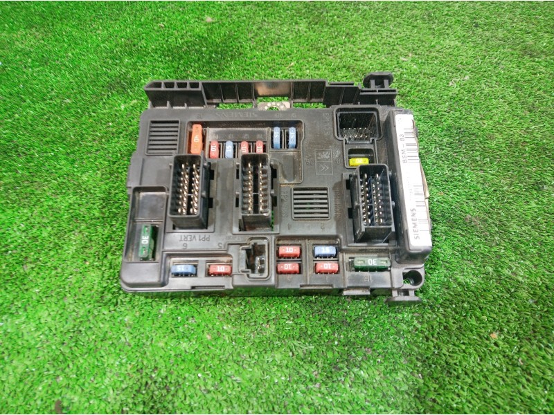 Recambio de caja reles / fusibles para peugeot 206 berlina 1.4 hdi referencia OEM IAM 964349888000 964349888000 964349888000