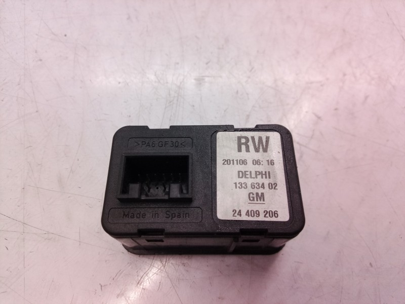 Recambio de mando elevalunas delantero izquierdo para opel meriva cosmo referencia OEM IAM 13363402 13363402 13363402