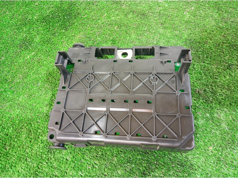 Recambio de caja reles / fusibles para peugeot 206 berlina 1.4 hdi referencia OEM IAM 964349888000 964349888000 964349888000