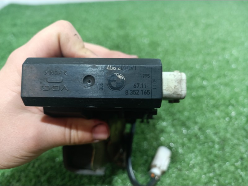 Recambio de cerradura puerta trasera derecha para bmw serie 7 (e38) 730il referencia OEM IAM 8352165 8352165 40620751