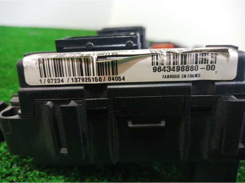 Recambio de caja reles / fusibles para peugeot 206 berlina 1.4 hdi referencia OEM IAM 964349888000 964349888000 964349888000