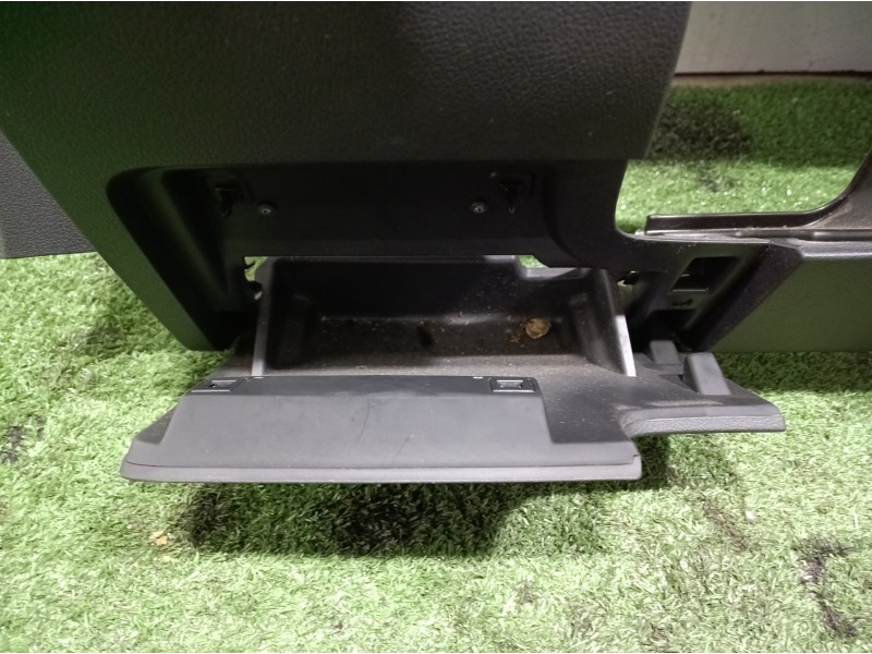 Recambio de salpicadero para volkswagen tiguan (5n1) 2.0 tdi referencia OEM IAM 5M1858296 5M1858719 5N1858669