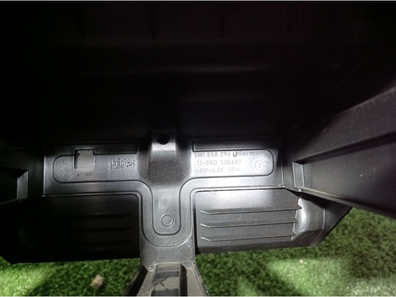 Recambio de salpicadero para volkswagen tiguan (5n1) 2.0 tdi referencia OEM IAM 5M1858296 5M1858719 5N1858669
