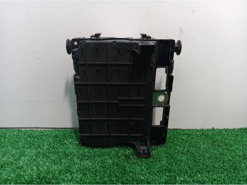 Recambio de caja reles / fusibles para peugeot 206 berlina 1.4 hdi referencia OEM IAM 9657608780 9657608780 9657608780